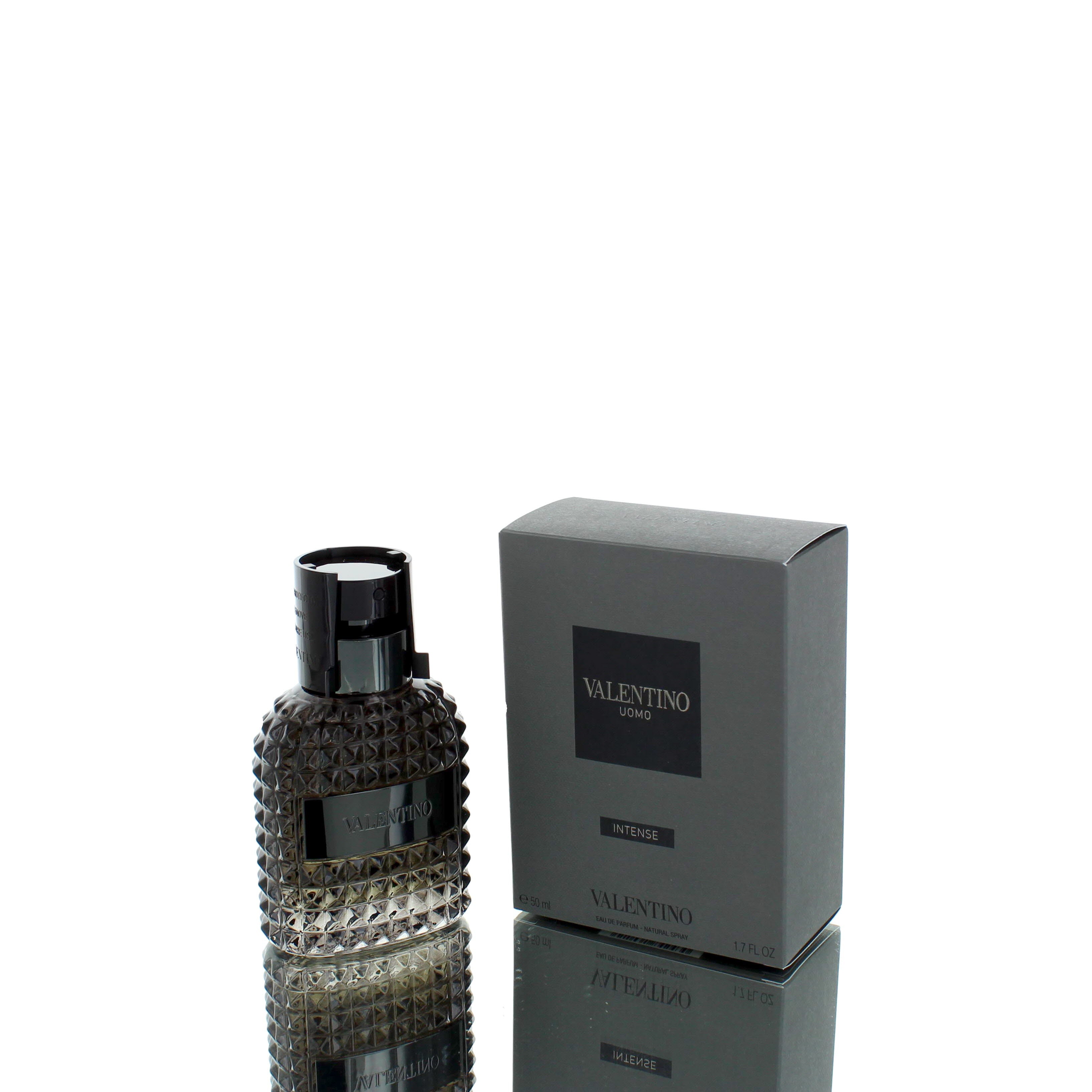 Valentino Uomo Intense Leather: A bold, luxurious scent
