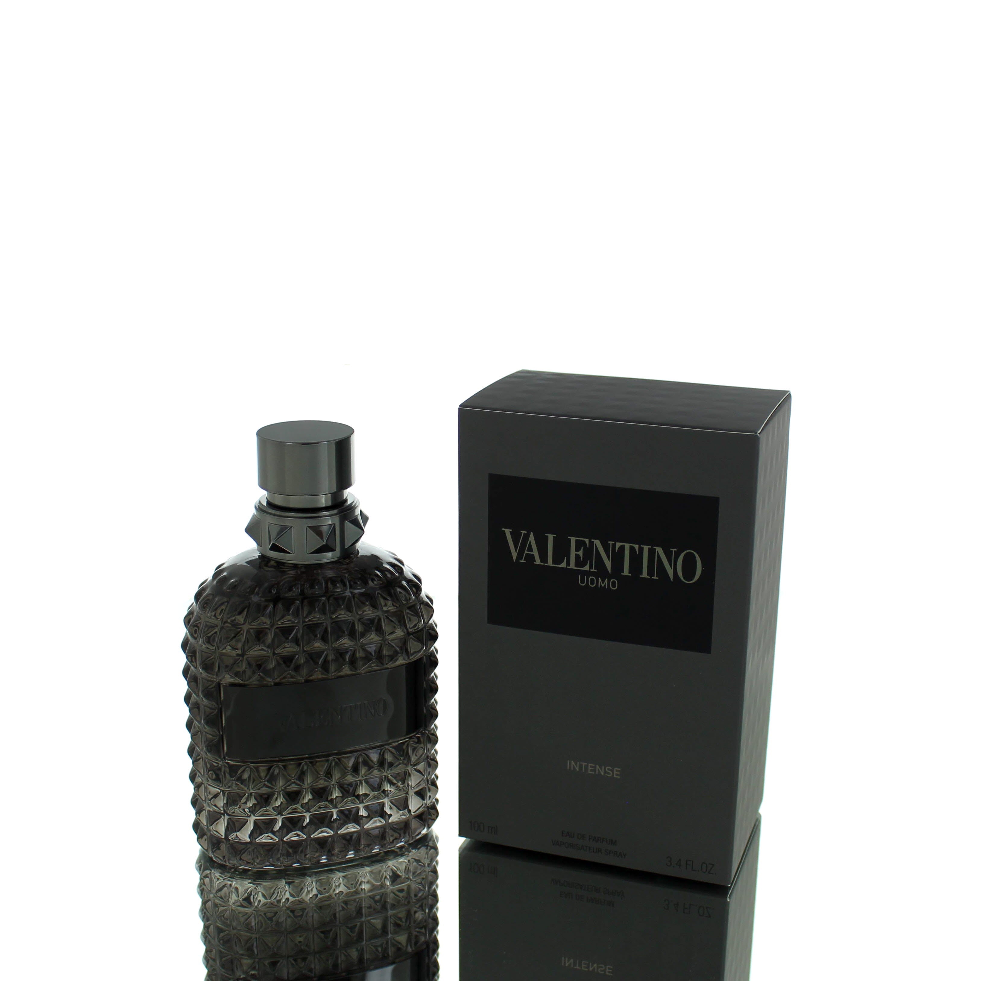 Valentino Uomo Intense Leather: A bold, luxurious scent